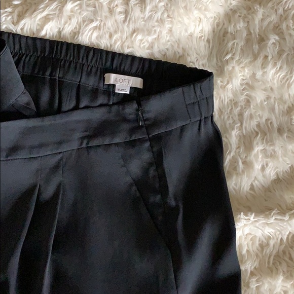 Ann Taylor stretch black shorts - Picture 4 of 8